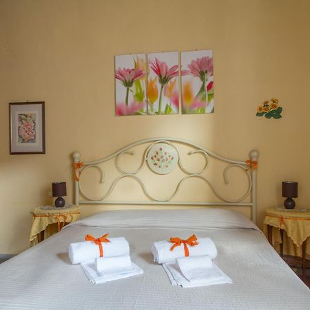 Antica Casa Dei Rassicurati Bed and Breakfast Montecarlo Eksteriør billede