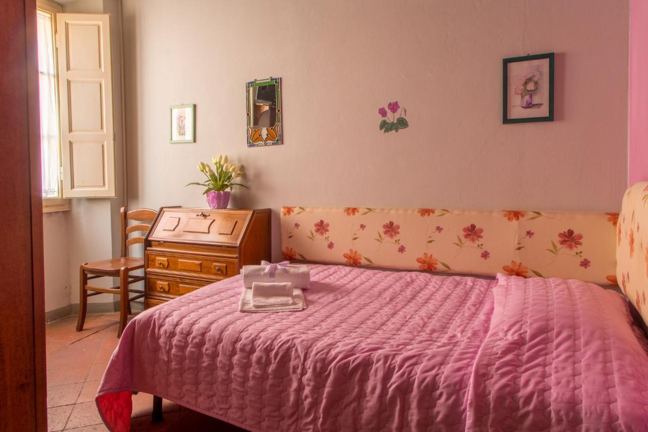 Antica Casa Dei Rassicurati Bed and Breakfast Montecarlo Eksteriør billede