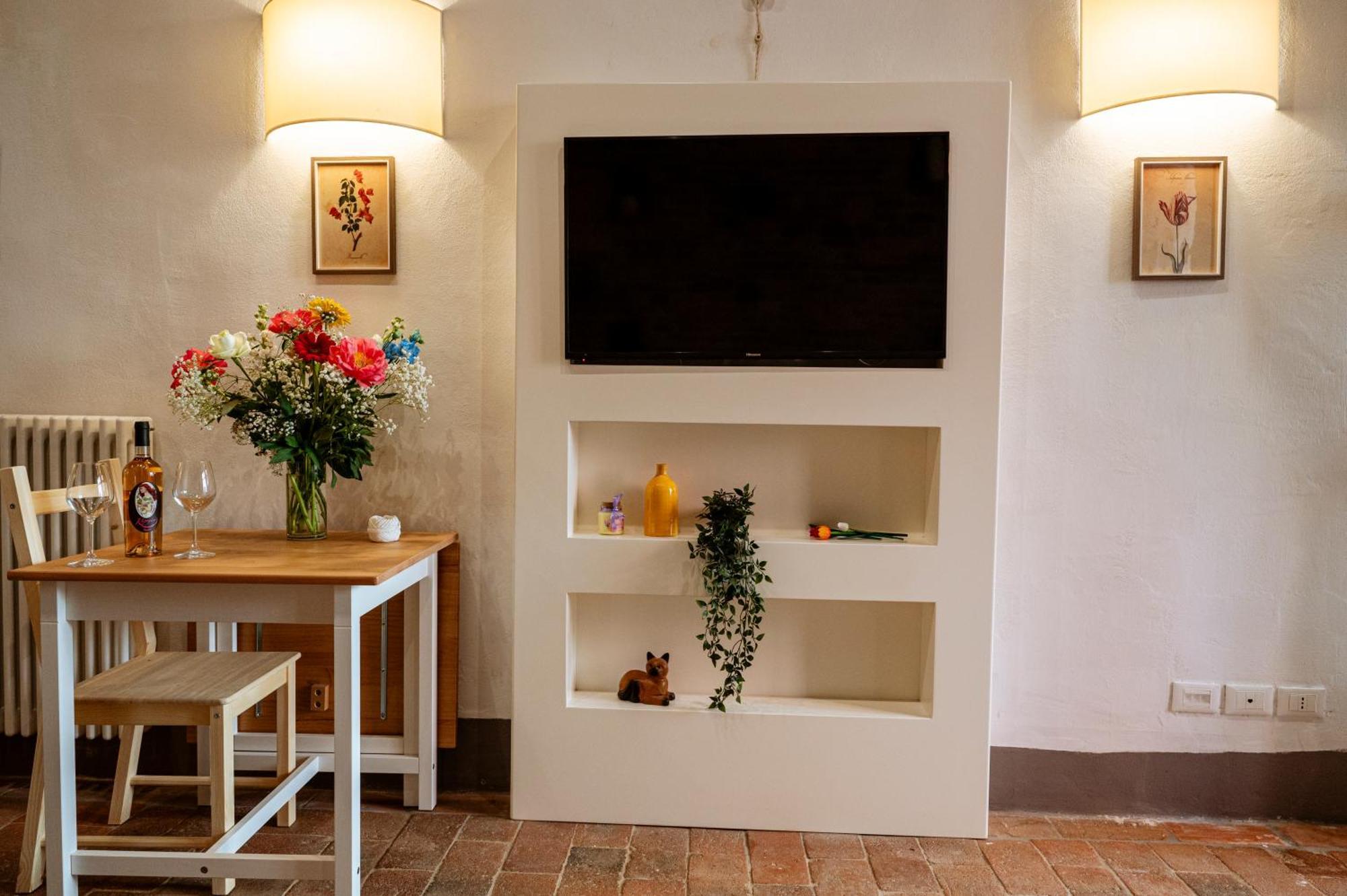 Antica Casa Dei Rassicurati Bed and Breakfast Montecarlo Eksteriør billede