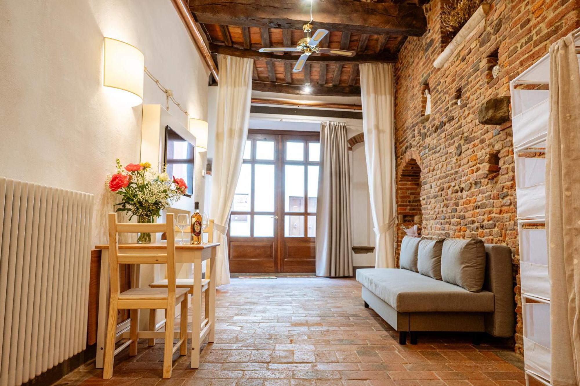 Antica Casa Dei Rassicurati Bed and Breakfast Montecarlo Eksteriør billede
