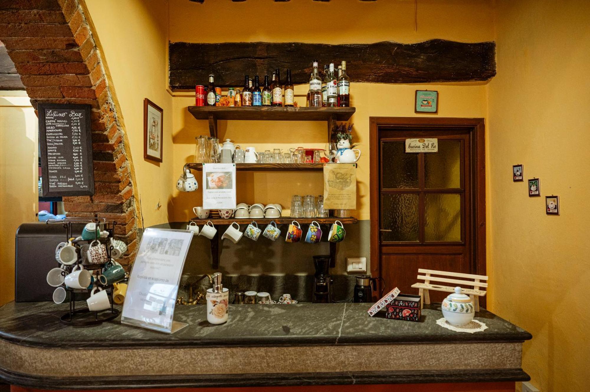 Antica Casa Dei Rassicurati Bed and Breakfast Montecarlo Eksteriør billede