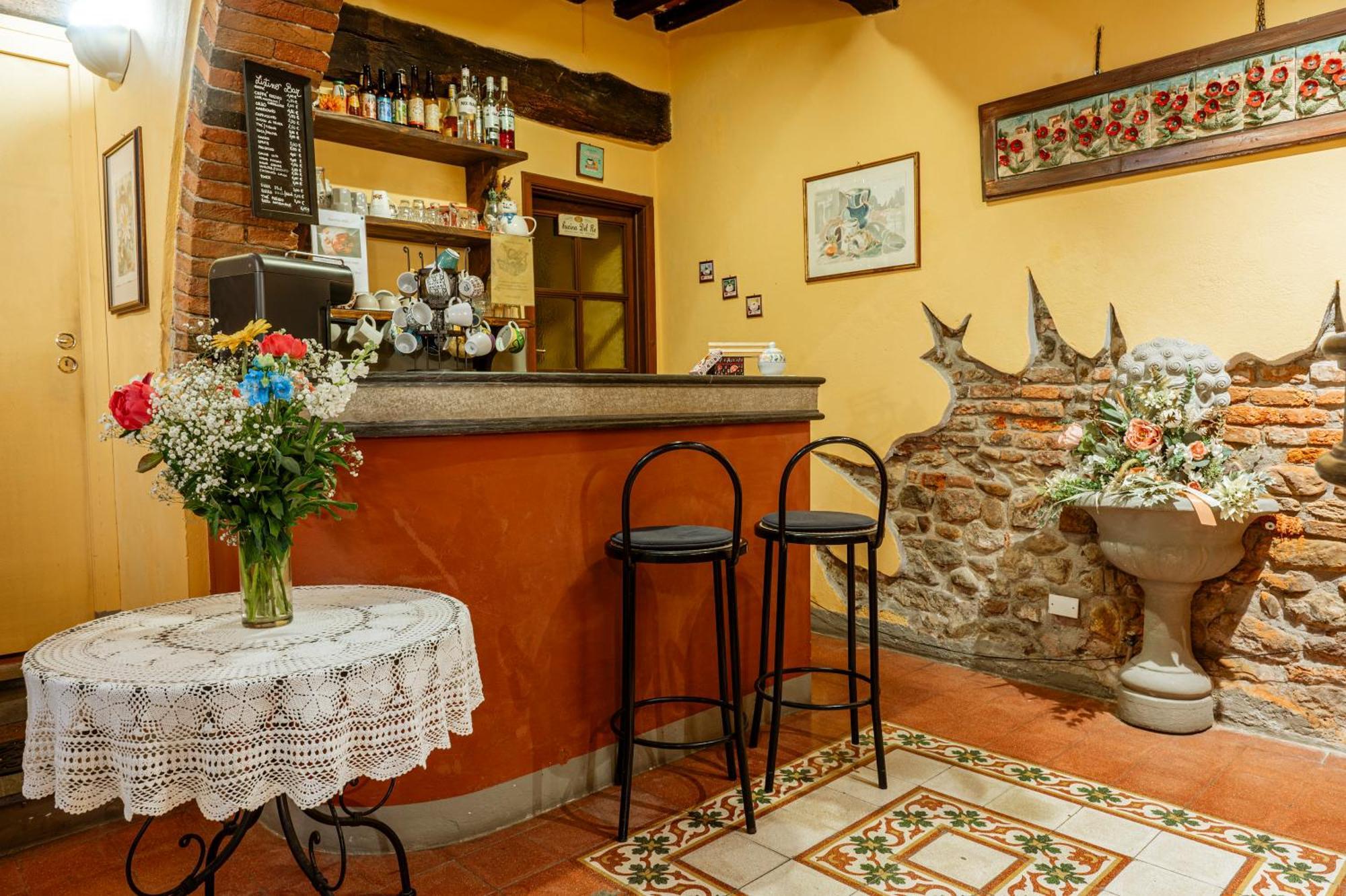 Antica Casa Dei Rassicurati Bed and Breakfast Montecarlo Eksteriør billede