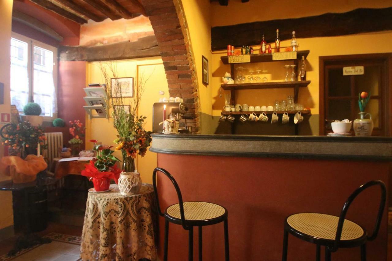 Antica Casa Dei Rassicurati Bed and Breakfast Montecarlo Eksteriør billede