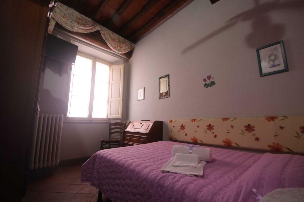 Antica Casa Dei Rassicurati Bed and Breakfast Montecarlo Eksteriør billede